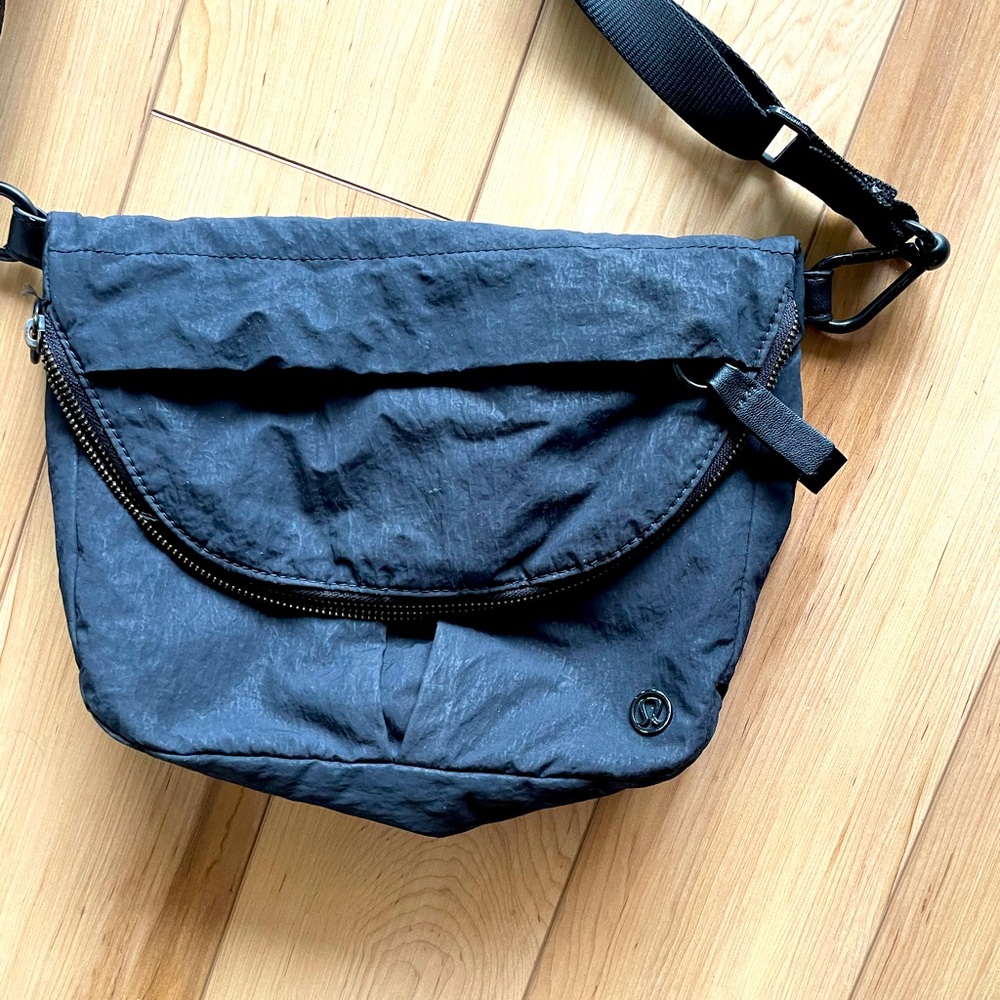 Lululemon Black Purse